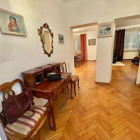 Beautiful Villa With Garden In Milanowek Exteriör bild