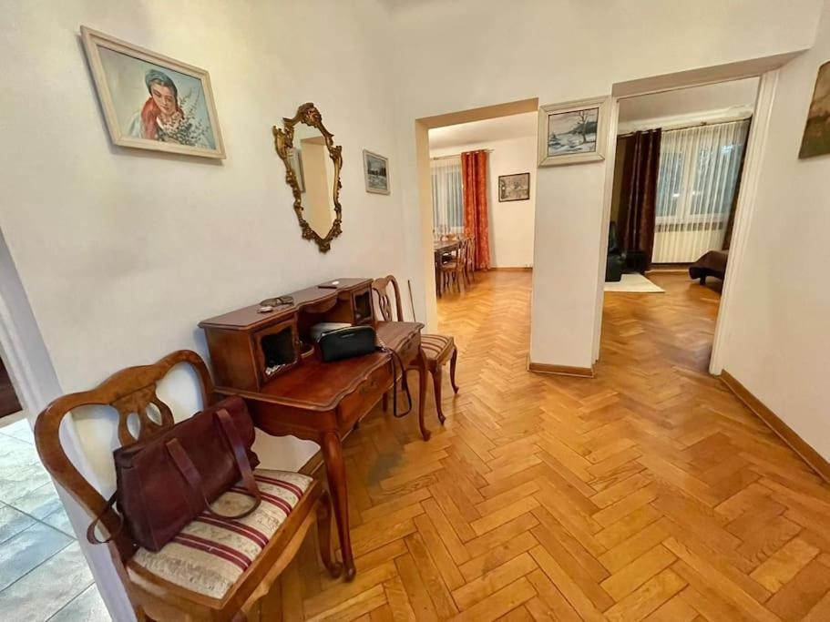 Beautiful Villa With Garden In Milanowek Exteriör bild