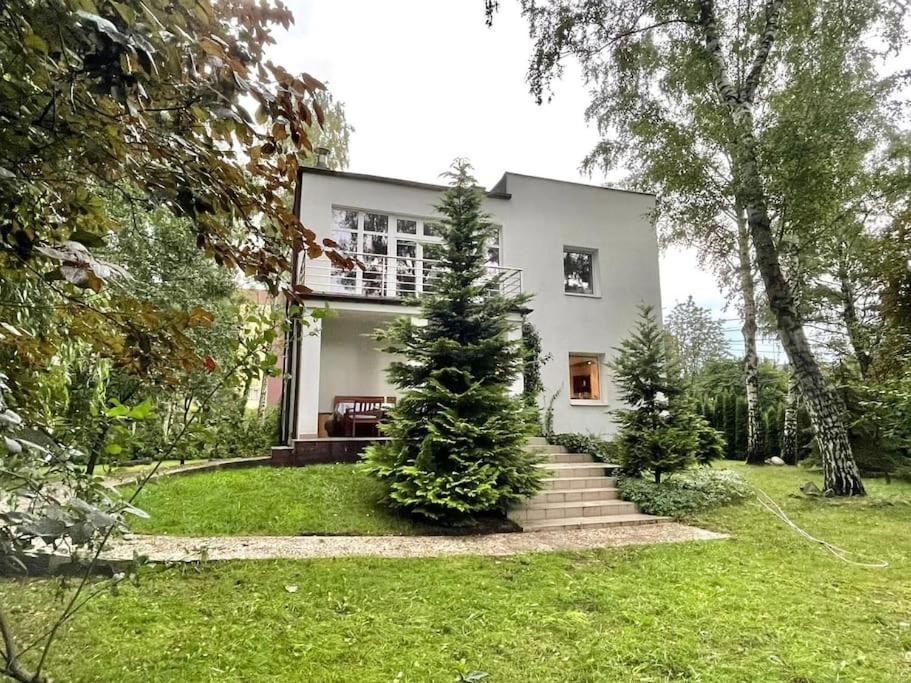 Beautiful Villa With Garden In Milanowek Exteriör bild