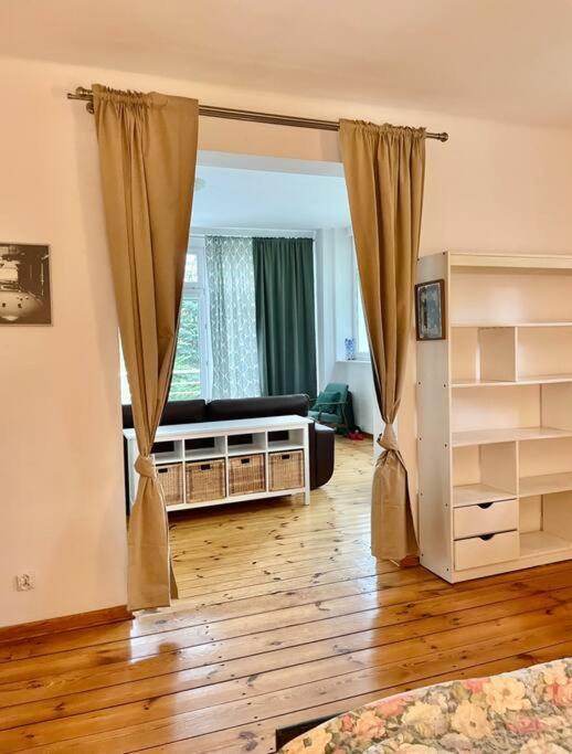 Beautiful Villa With Garden In Milanowek Exteriör bild