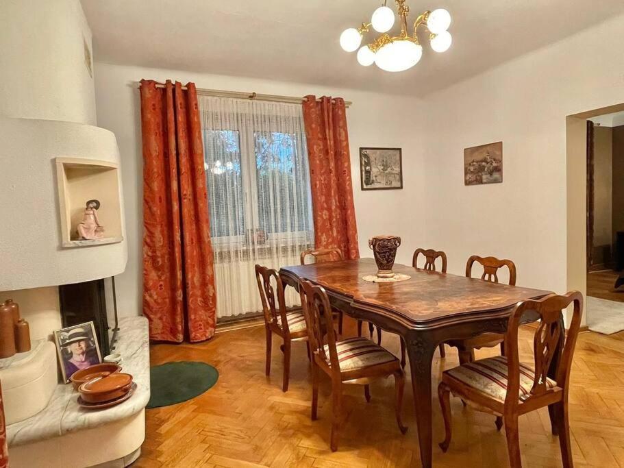 Beautiful Villa With Garden In Milanowek Exteriör bild