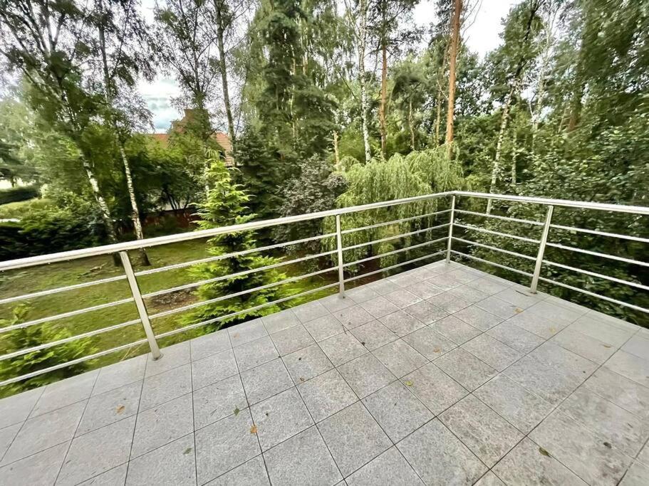 Beautiful Villa With Garden In Milanowek Exteriör bild