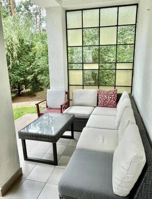 Beautiful Villa With Garden In Milanowek Exteriör bild
